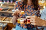 Foodie-Designed 10 Tastings: Tour in Montmartre with Local Guide