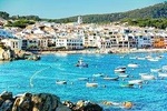 Private Girona Tour & Costa Brava Beach Plus Seaside Lunch from Barcelona