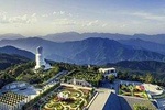 Da Nang : Beautiful Site Must See - Ba Na Hills and Fantasy Park