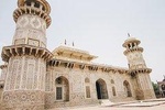 Experience Agra (Land of Tombs) Built by Mughals with Tajmahal Excursion