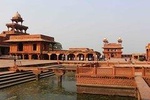 Private Excursion to Fatehpur Sikri And Abhaneri Stepwells From Agra To Jaipur