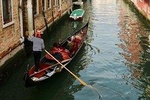 Hidden Venice Express Tour with Saint Mark's Basilica, Rialto and Gondola