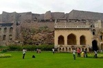 Half day Hyderabad tour to magical Golkonda fort & Qutub Shahi tombs