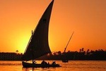 Layover Tour To Pyramids of Giza with Nile Felucca From Cairo Airport