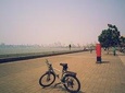 Early morning private bicycle tour of Mumbai highlights with breakfast