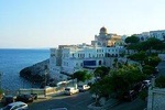 Santa Cesarea Terme tour: surprising landscape pointed on the rocks