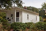 Elvis Presley's Childhood Home with Lunch & Transportation from Memphis