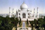 Private Transfer: Delhi to Agra via Vrindavan & Mathura