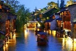 Private Night Tour to Wuzhen Ancient Water Town from Hangzhou with Dinner Option