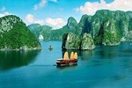 Full-Day Small Group DELUXE Cruise of Halong Bay with Delicious Lunch