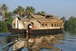 Kochi Private Tour: Overnight Alleppey Backwaters Luxury Houseboat Cruise