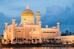 Brunei Half Day City Tour with Royal Regalia & Sultan Omar Ali Saifuddin Mosque