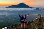 Batur Volcano Trekking with Hot-spring, Breakfast and Hotel Transfer