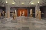 Accessible Heraklion tour to Knossos & Archaeological Museum or Shopping 