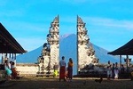 Bali Insta Tour: Lempuyang Temple, Tirta Gangga and Tukad Cepung Waterfall Tour