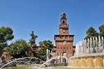 Milan Sightseeing Walking Tour for Kids and Families with Local Guide