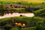 Hobbiton and Waitomo Caves Small Group Tour from Auckland