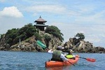 Have an adventure by kayak! A half-day tour in Tomonoura!