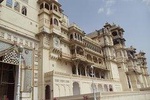 Udaipur - Privately Guided Half day Tour to city of lakes