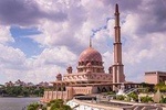 Putrajaya Tours with Perahu Dondang Sayang from Kuala Lumpur