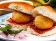 Mumbai Local with Street Food Tour in Private Vehicle