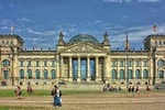 Private Transfer from Nuremberg to Berlin with 2h of Sightseeing