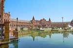 Private Premium Car Transfer from Lisbon to Seville with 2 Sightseeing Stops