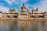 Private Transfer from Split to Budapest with 2 Sightseeing Stops