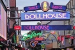 English guided Tour of the "Sinful Mile" Reeperbahn and Red Light District