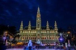 Private Scenic Transfer from Budapest to Vienna with 4h of Sightseeing