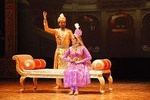 Private luxury 2 days in agra including show 'mohobbatetaj' ,meal,entrances 