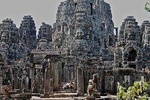 3-Days Private Tour Discovery Angkor Wat , Women Temple and Floating Village