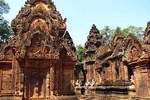 2-Days Private Tour Discovering Angkor Wat, Grand Tour and Banteay Srey