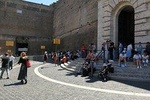 Guided tours in Spanish with skip-the-line ticket to the Vatican City.