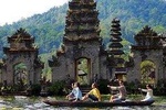 Bali Trekking Tour into the Jungle of Tamblingan forest and canoeing