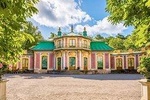 PRIVATE Stockholm tour to Drottningholm and Chinese pavilion with guide by car