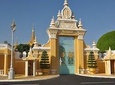 4 Days Private Guide Tour Phnom Penh to Siem Reap included domestic flight