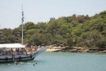 Búzios Full day: Boat and Trolley Tour with Lunch from Búzios