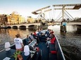 Small partly covered boat - All drinks included - 60 Minutes - Live guide