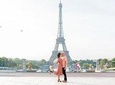 Private Photo Session with a Local Photographer in Paris