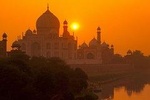 Private Sunrise Taj Mahl and Agra Fort Tour from Delhi
