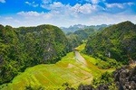 Ninh Ninh daily tour: Am Tien Cave- Mua Cave and Trang An boat ride