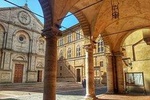 Grand Tour of Pienza, Montalcino, Montepulciano + wine and cheese tasting