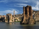See Old Tigris Bridge, Hasankeyf, Turkey