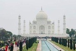 From Delhi: Private Agra & Taj Mahal Tour by Express Train/Rail