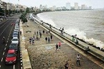 Mumbai City Tour in Public Transportation