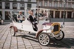 Culinary Sightseeing Tour in an Electro Vintage Car incl. 3-Course Menu for two