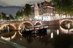 Amsterdam Small-Group Canal Cruise Plus Snacks and Drinks