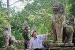 Japanese Speaking Guide with transport Angkor Wat Small Group Full Day Tour