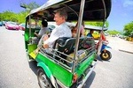 Bangkok Tuk Tuk & Walking & Boat Tour to Temples & Museumes 